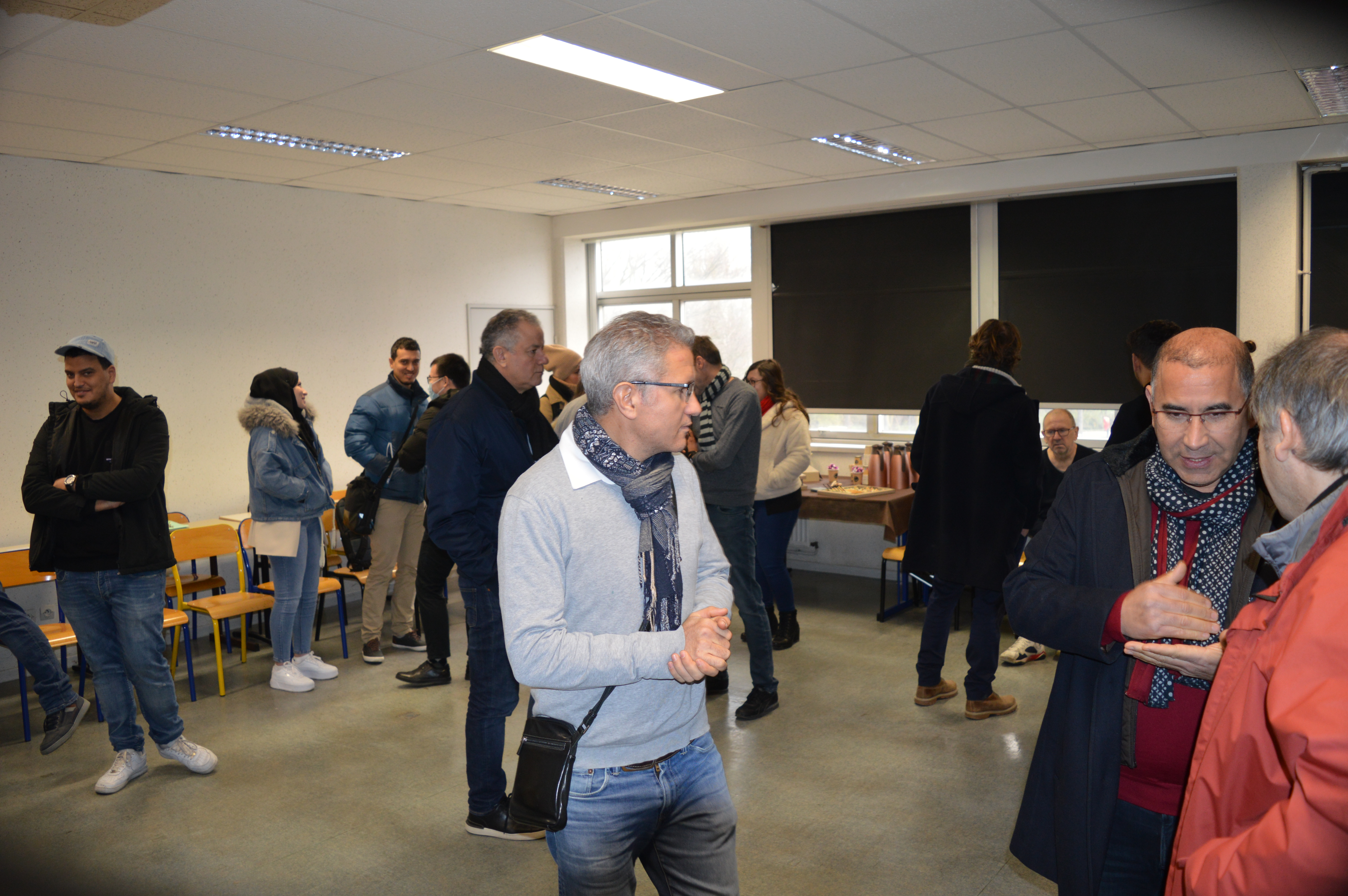 Repas et discussion  - 1