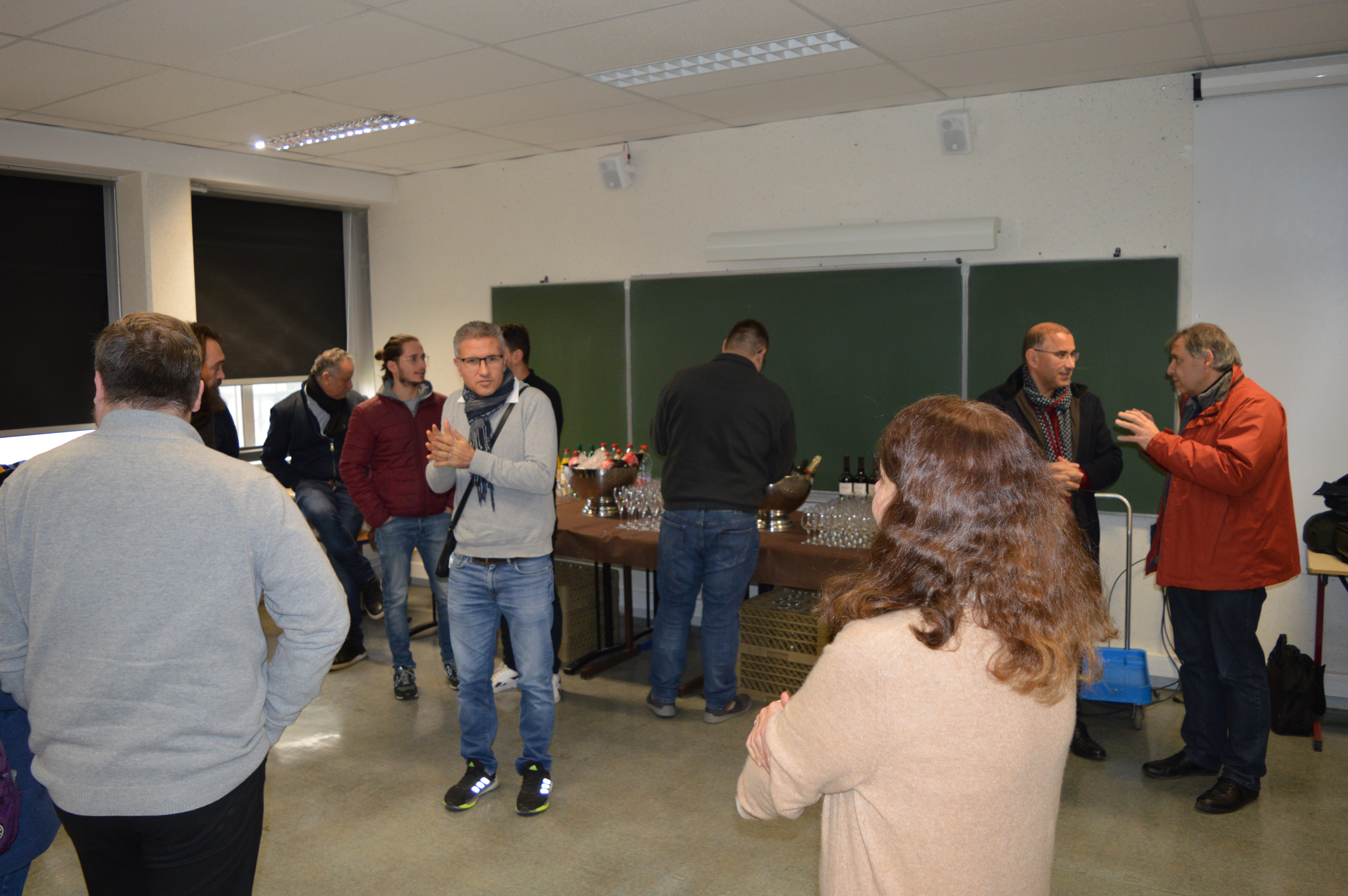 Repas et discussion  - 3