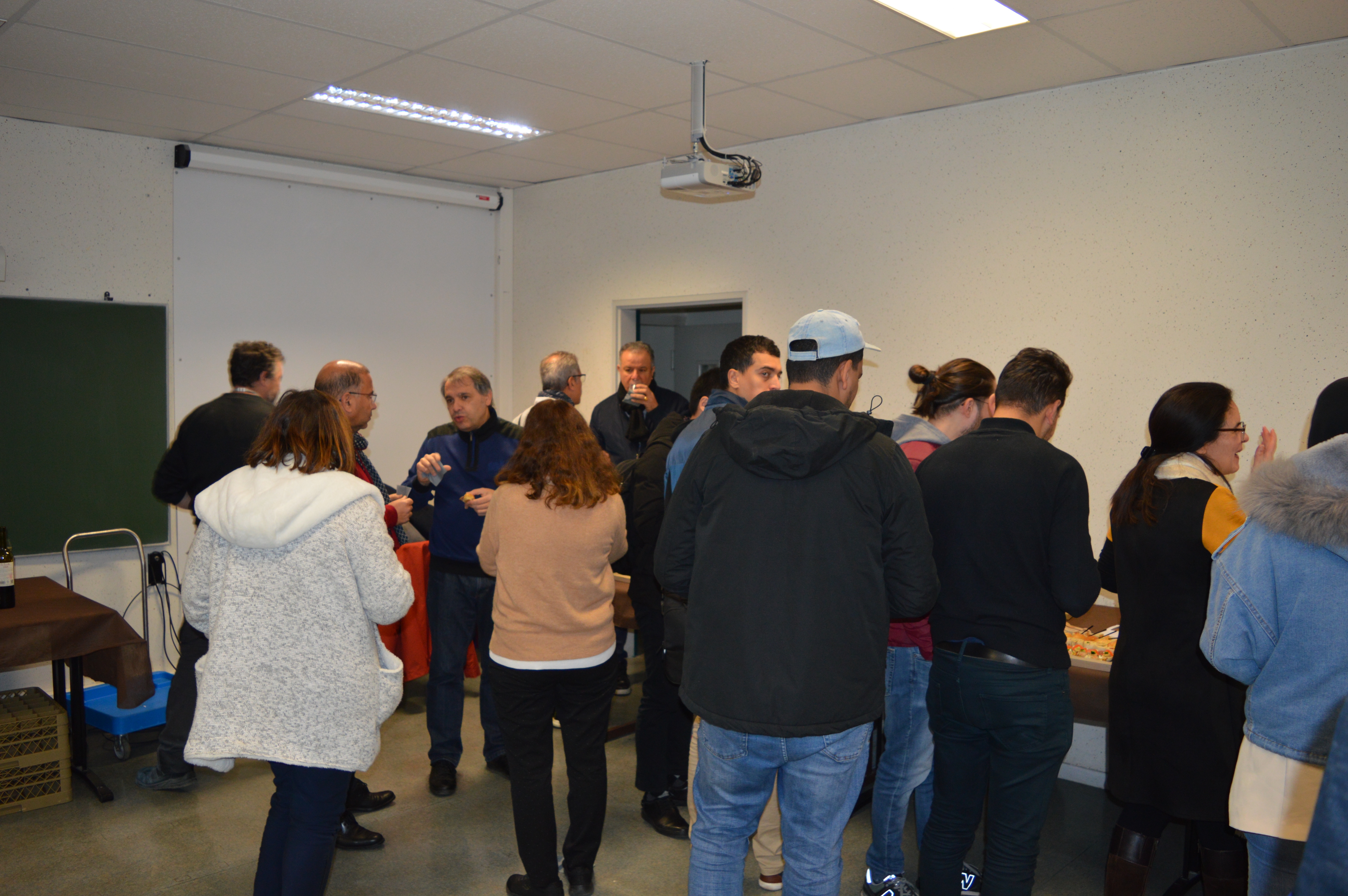 Repas et discussion  - 5