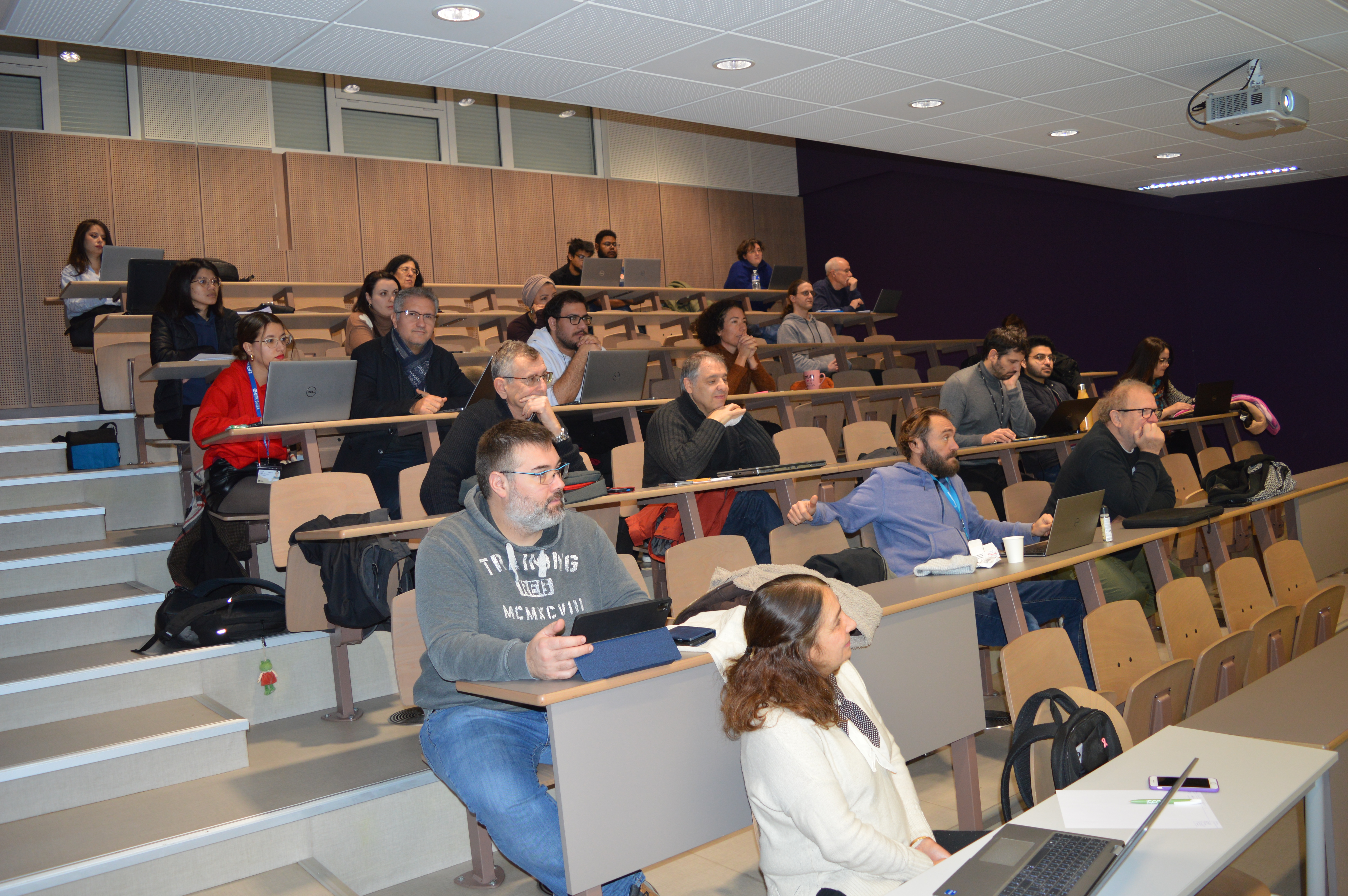 Auditoire dans le petit amphithéatre